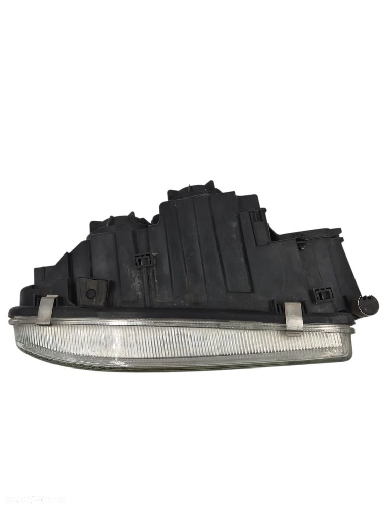 HALOGEN PRZECIWMGIELNY LEWY MAN TGX - 3