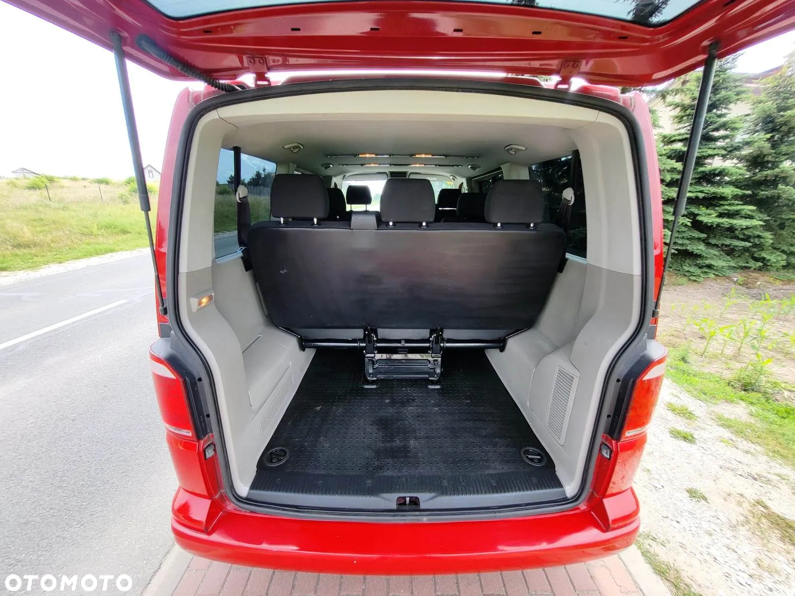 Volkswagen Caravelle 2.0 TDI L1 Comfortline DSG - 12