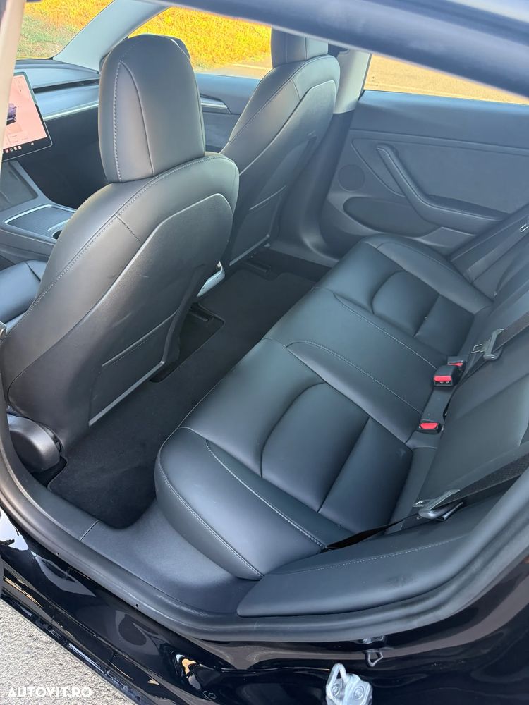 Tesla Model 3 Long Range AWD Premium - 11