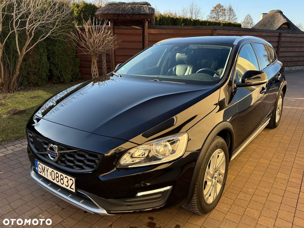 Volvo V60 Cross Country D3 Geartronic Kinetic - 1