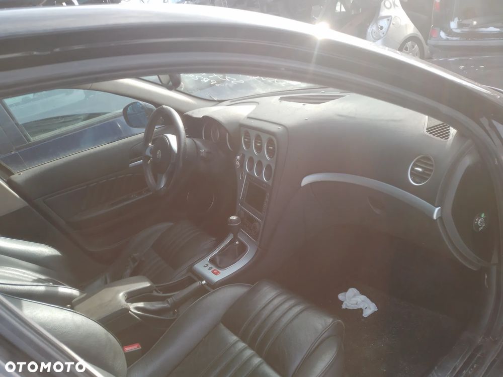 ALFA ROMEO 159 1.9 JTS  05-11   PAS PRZEDNI KOMPLETNY CHŁODNICE  802/B - 16