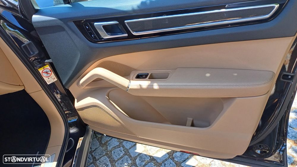 Porsche Cayenne E-Hybrid - 10