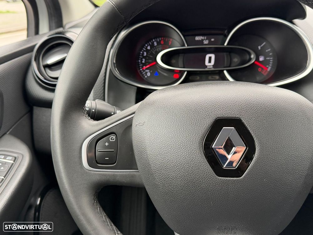 Renault Clio Sport Tourer - 17