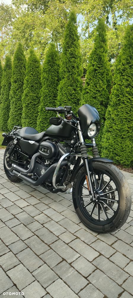 Harley-Davidson Sportster Iron 883 - 2