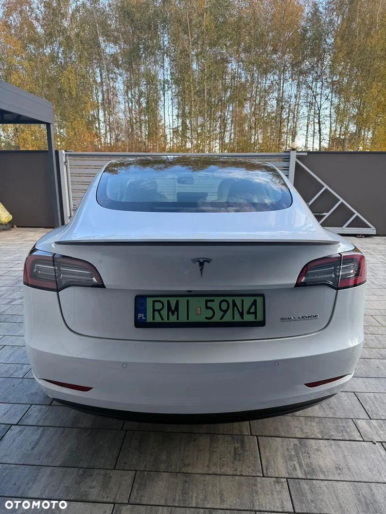 Tesla Model 3 - 7