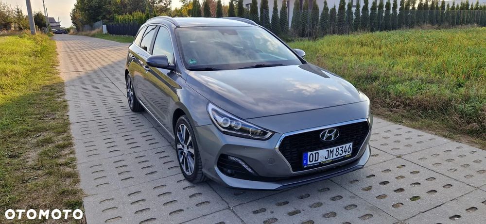 Hyundai i30 1.6 D Premiere Luxury DCT - 9