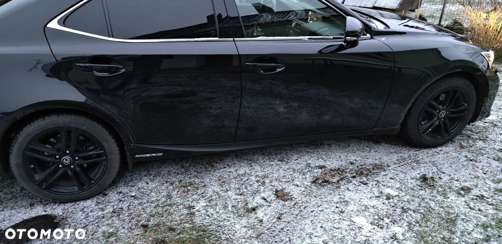 Lexus IS 300h Black - 7