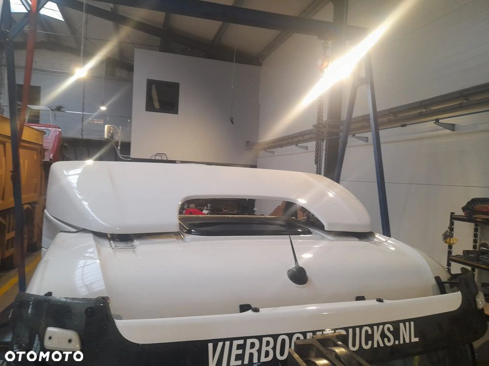 Spoiler spoilery kpl. Mercedes Actros MP4 Antos - 2