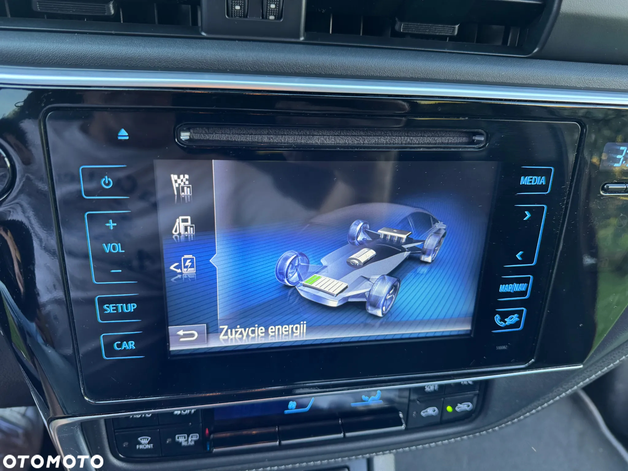 Toyota Auris Hybrid 135 Prestige - 10