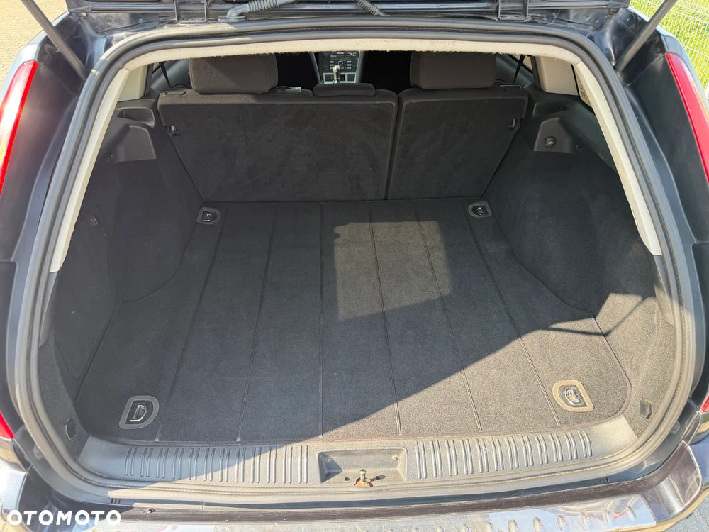 Ford Mondeo 1.8 Titanium - 11