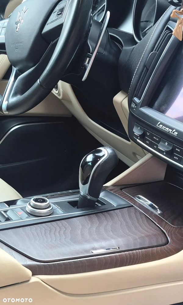Maserati Levante S Q4 GranSport - 12
