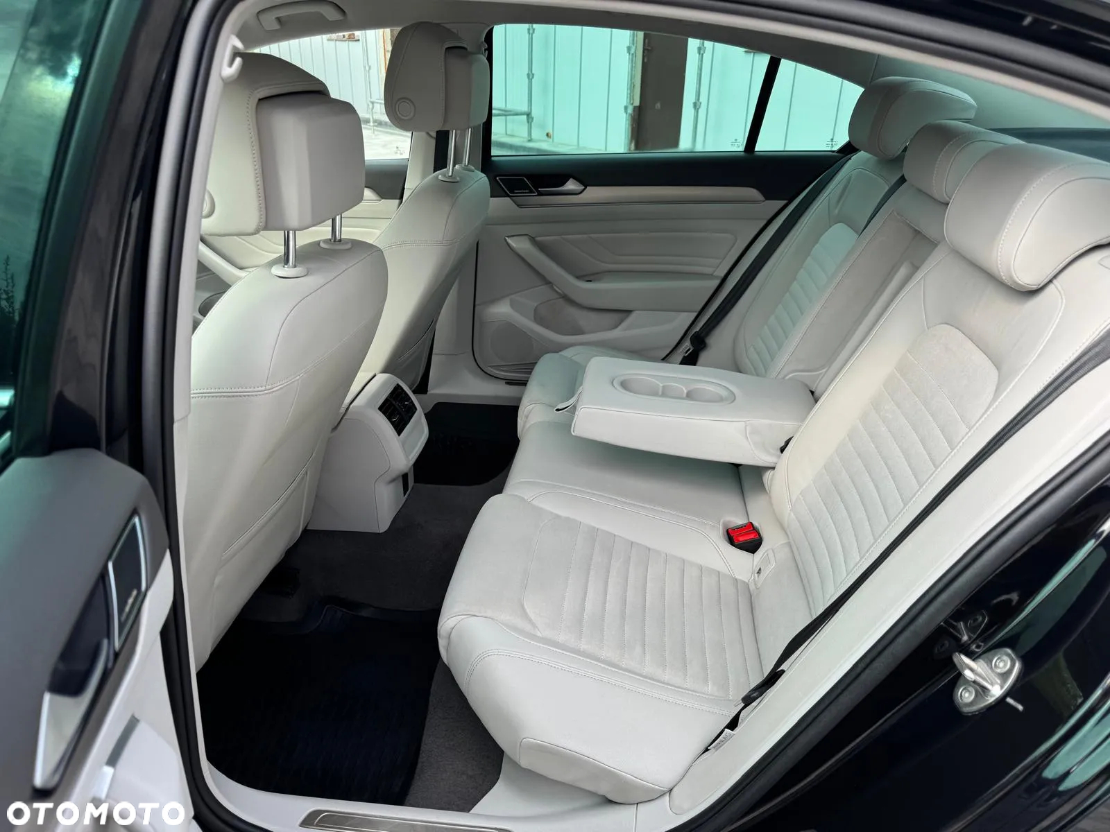 Volkswagen Passat 2.0 TSI Elegance DSG - 32