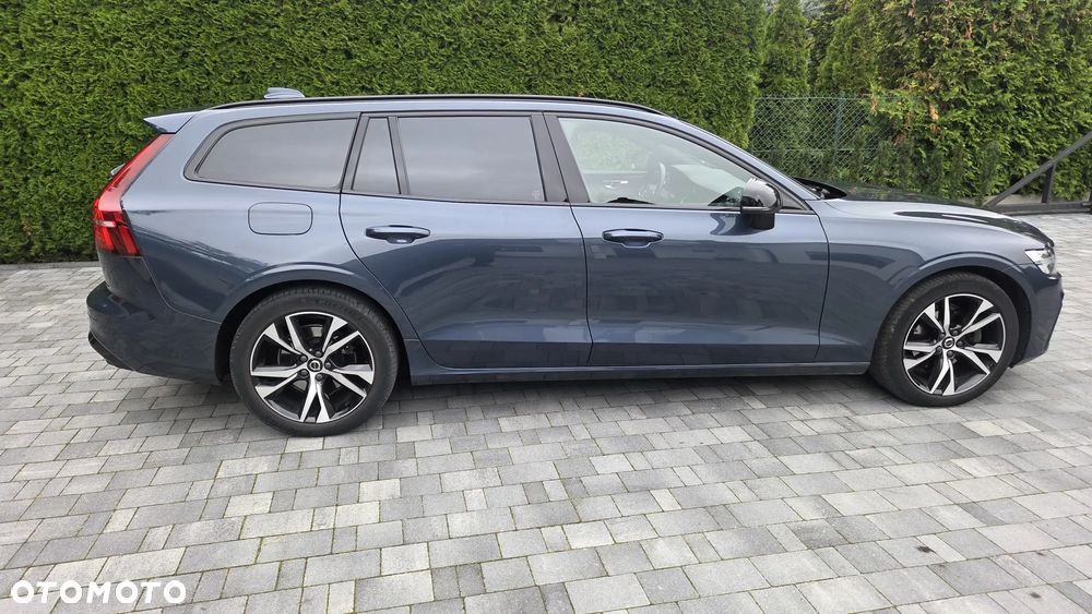 Volvo V60 2022 photo 3
