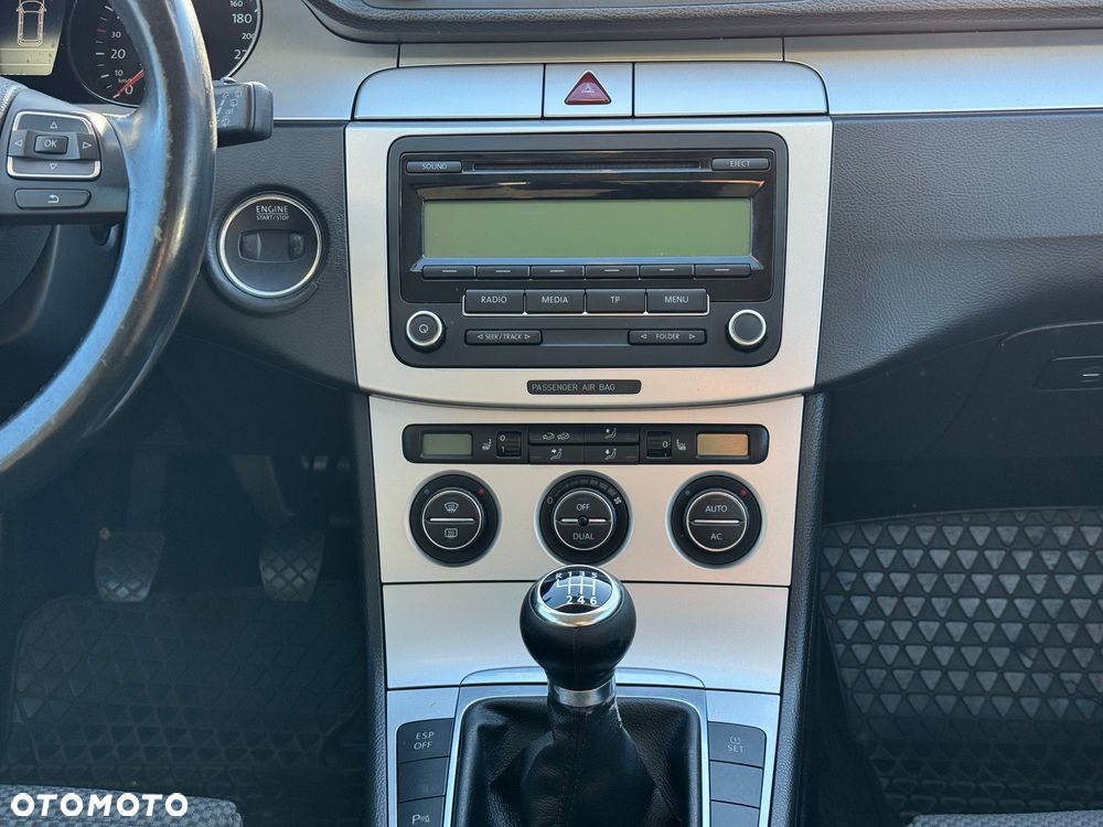 Volkswagen Passat 1.8 TSI R-Line Edition - 30