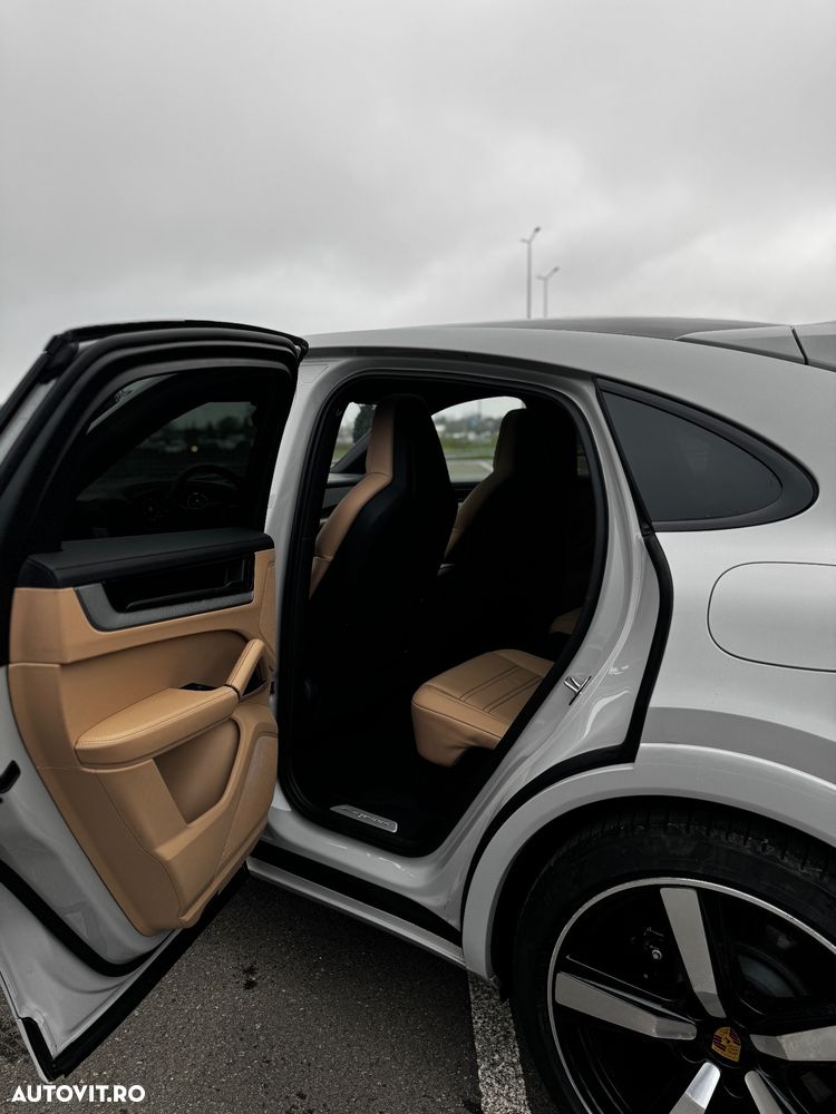 Porsche Cayenne - 8