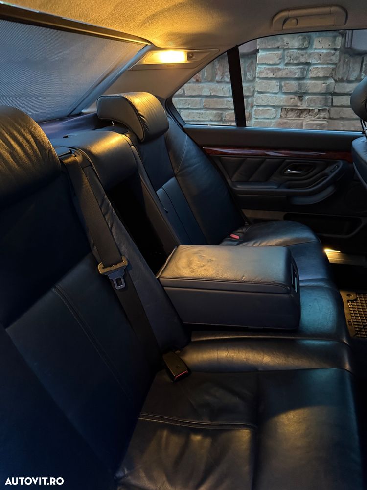 BMW Seria 7 - 12