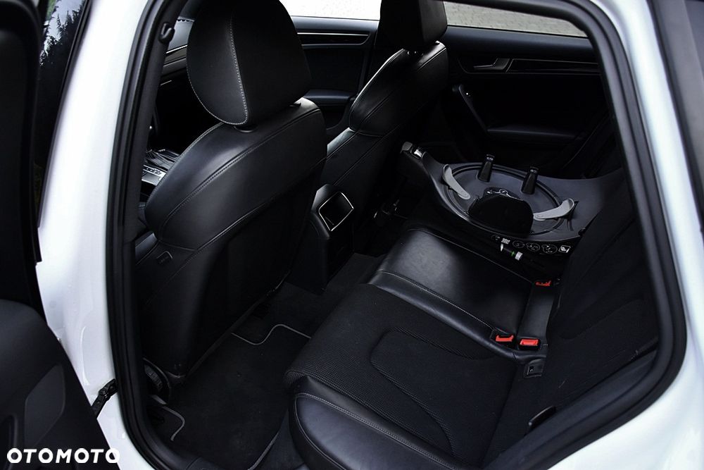 Audi A4 Avant 2.0 TDI Quattro S tronic - 23