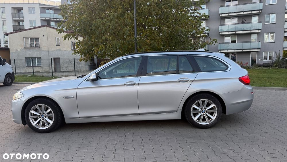 BMW Seria 5 525d Luxury Line - 17