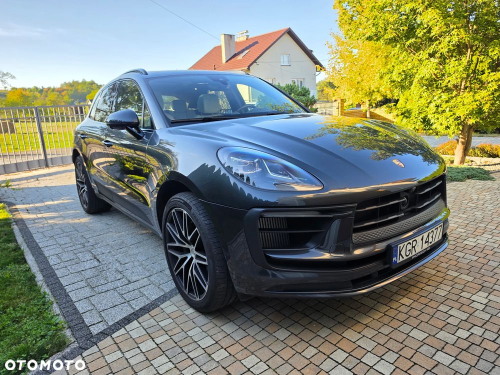 Porsche Macan - 1