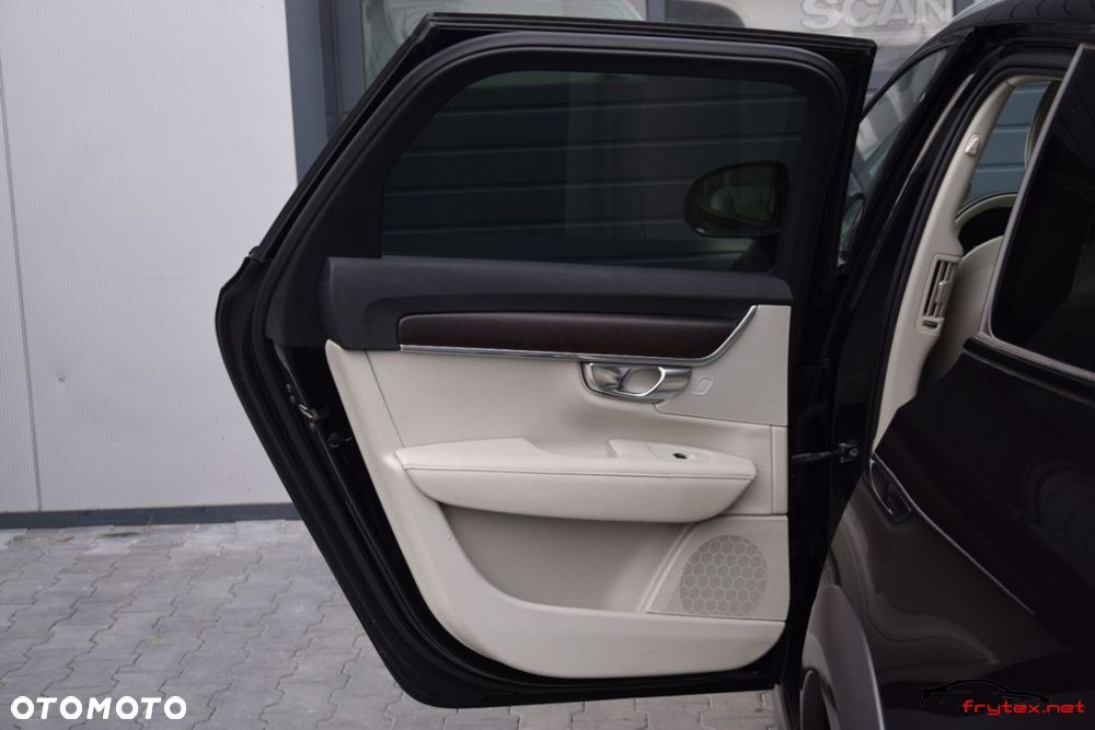 Volvo V90 Cross Country - 17