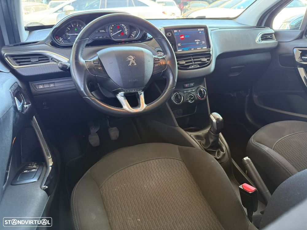Peugeot 208 1.2 PureTech Style - 17
