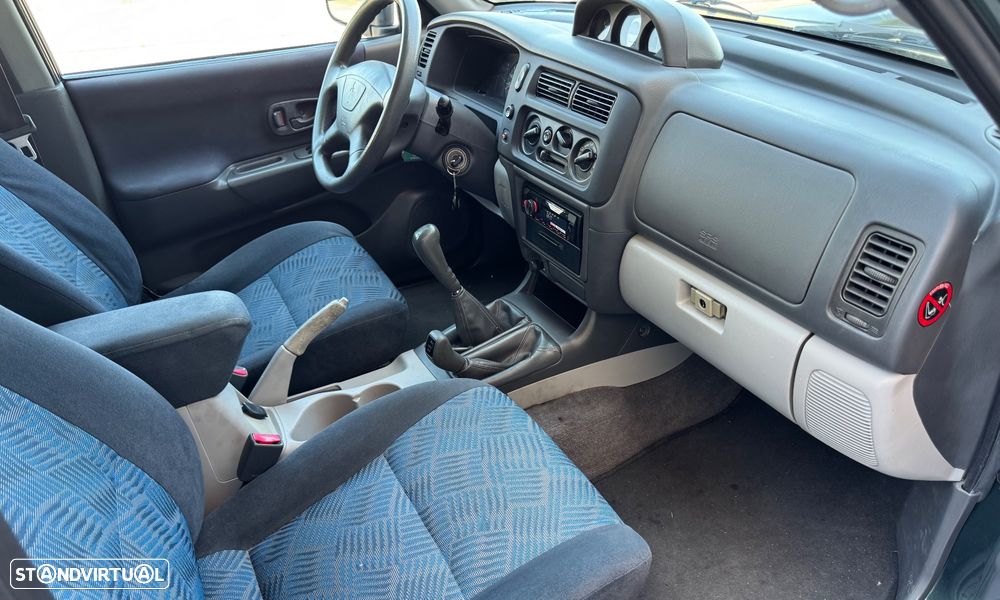 Mitsubishi Pajero Sport 2.5 TD GLS - 24