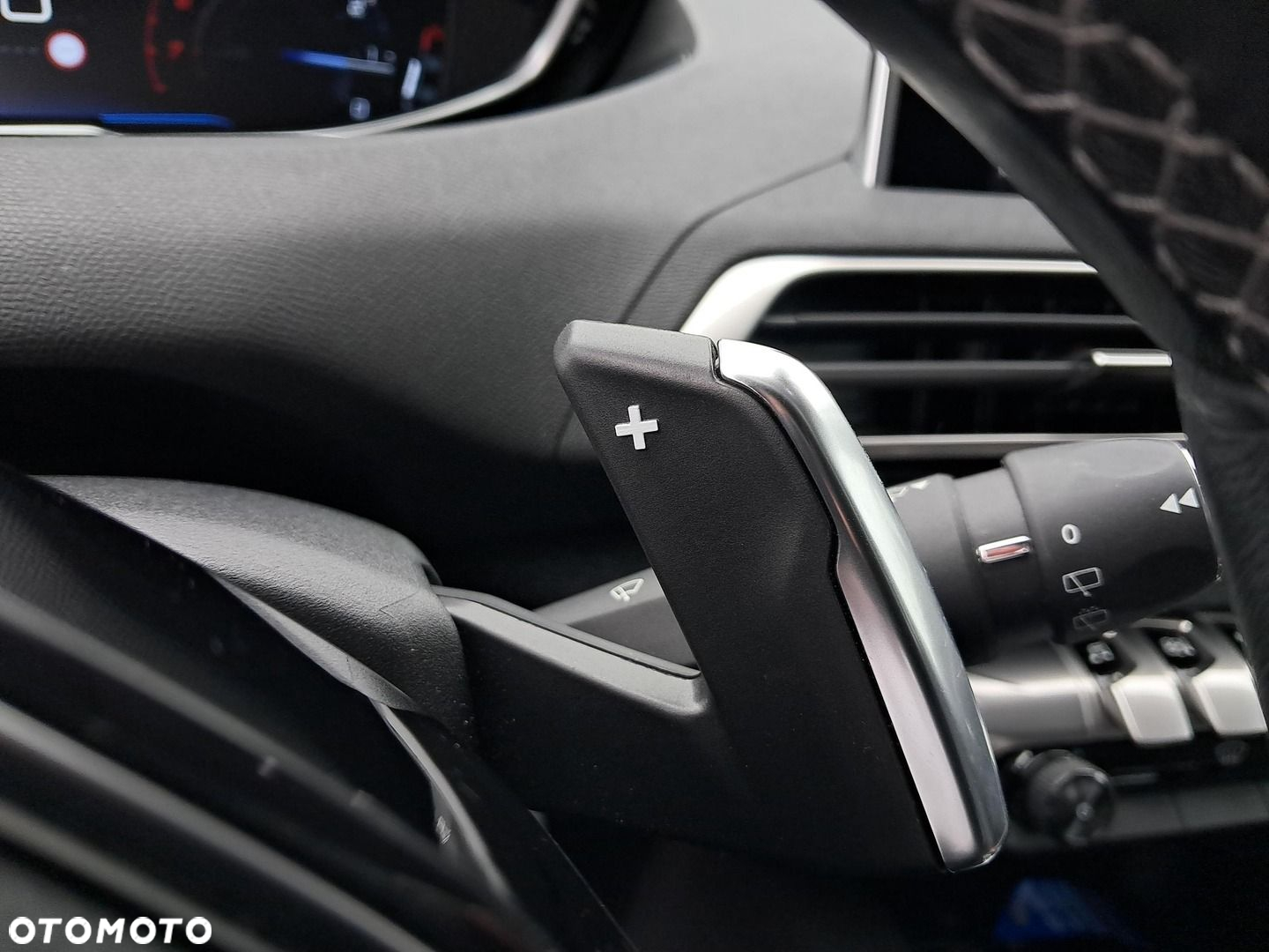Peugeot 3008 1.6 PureTech GPF Allure S&S EAT8 - 20