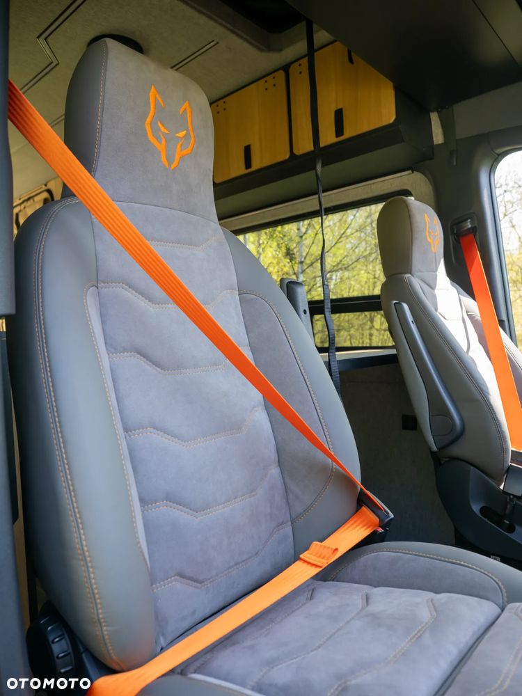 Mercedes-Benz Sprinter 907.235 - 17