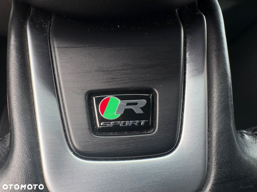 Jaguar XE 2.0 D R-Sport - 30