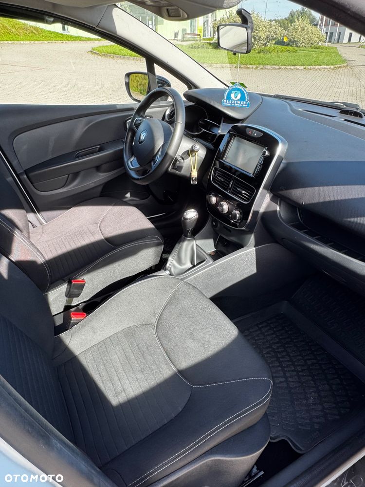 Renault Clio 1.2 16V 75 LIMITED - 13
