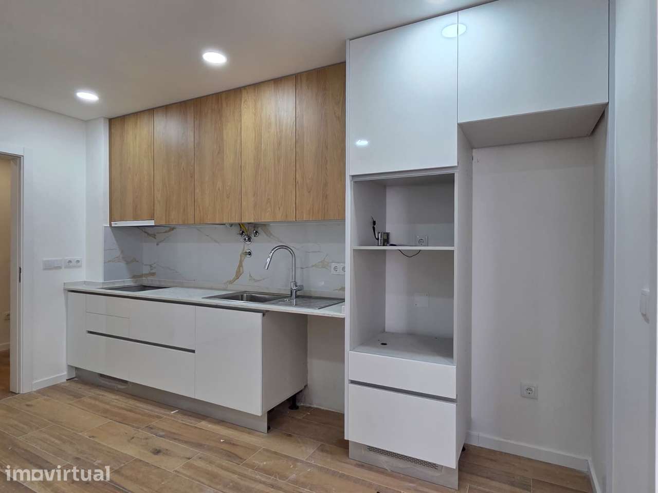 Apartamento de 4 assoalhadas em Coruche - Grande imagem: 2/24