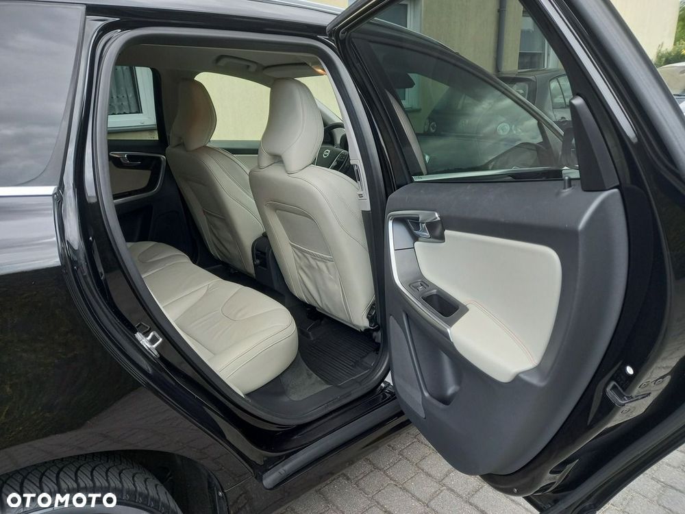 Volvo XC 60 D3 Drive-E Ocean Race - 27