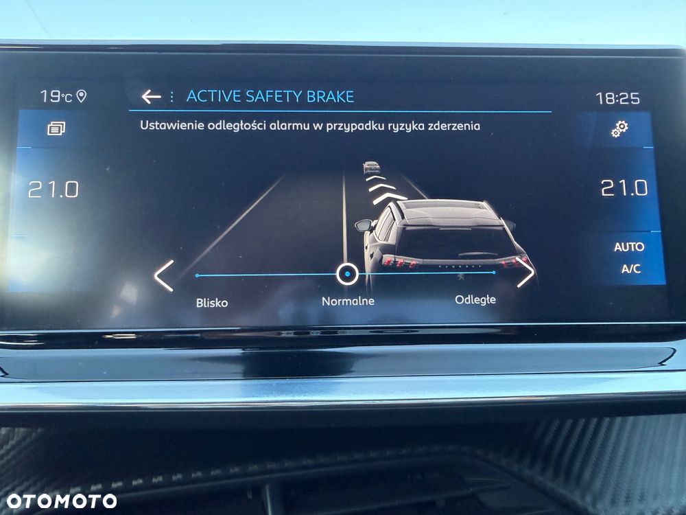 Peugeot 2008 1.5 BlueHDi Allure Pack S&S EAT8 - 20