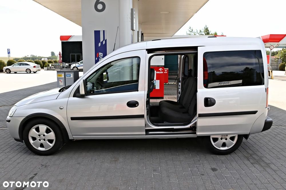 Opel Combo Tour Enjoy - 24