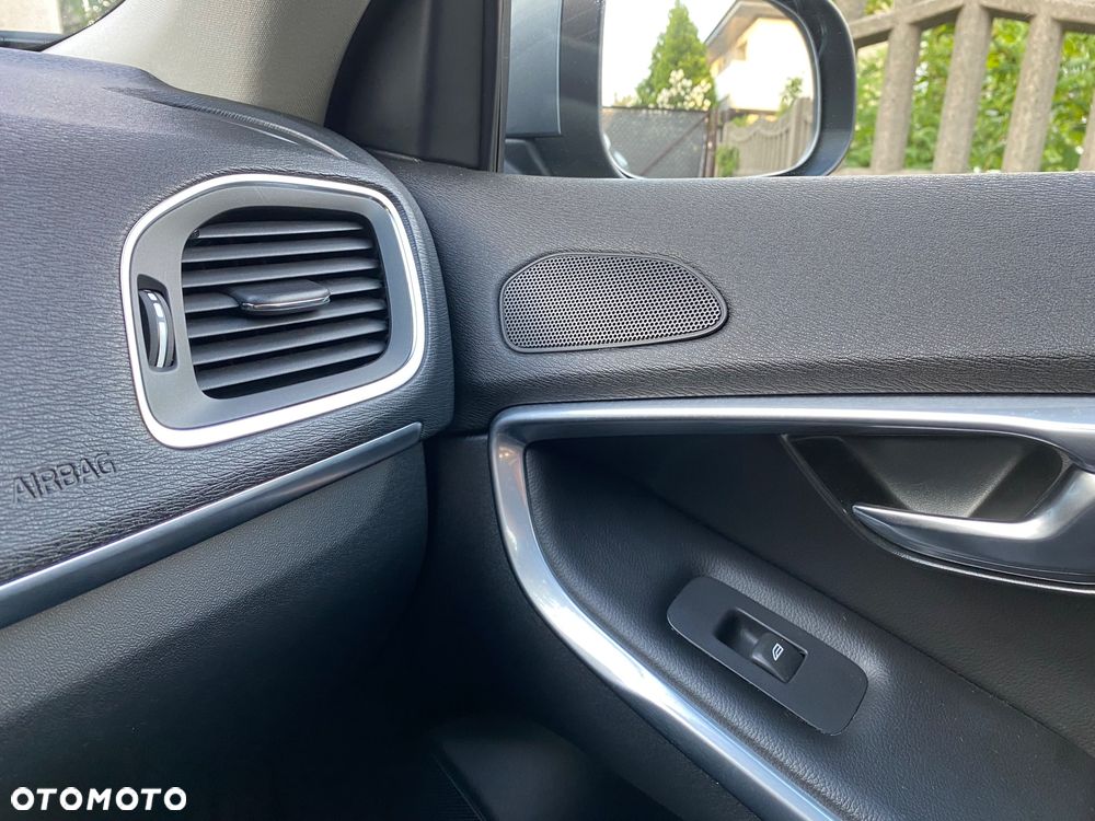 Volvo V40 D2 Momentum - 30