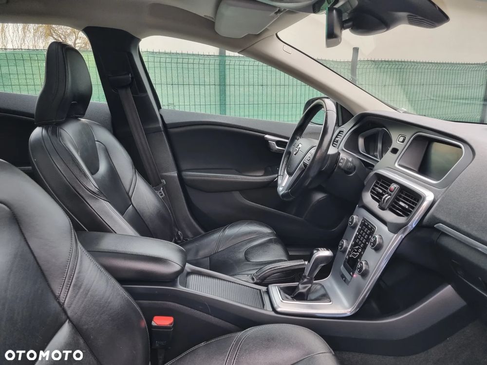 Volvo V40 D2 Inscription - 6