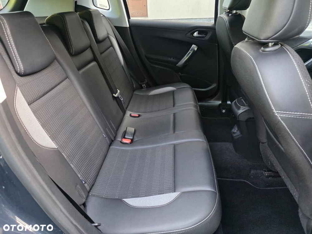 Peugeot 2008 1.2 Pure Tech Allure S&S - 13