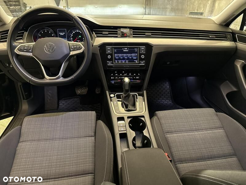 Volkswagen Passat - 22