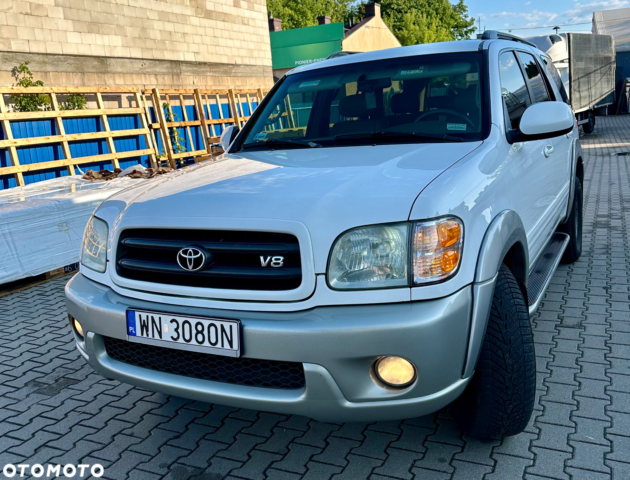 Toyota Sequoia - 5