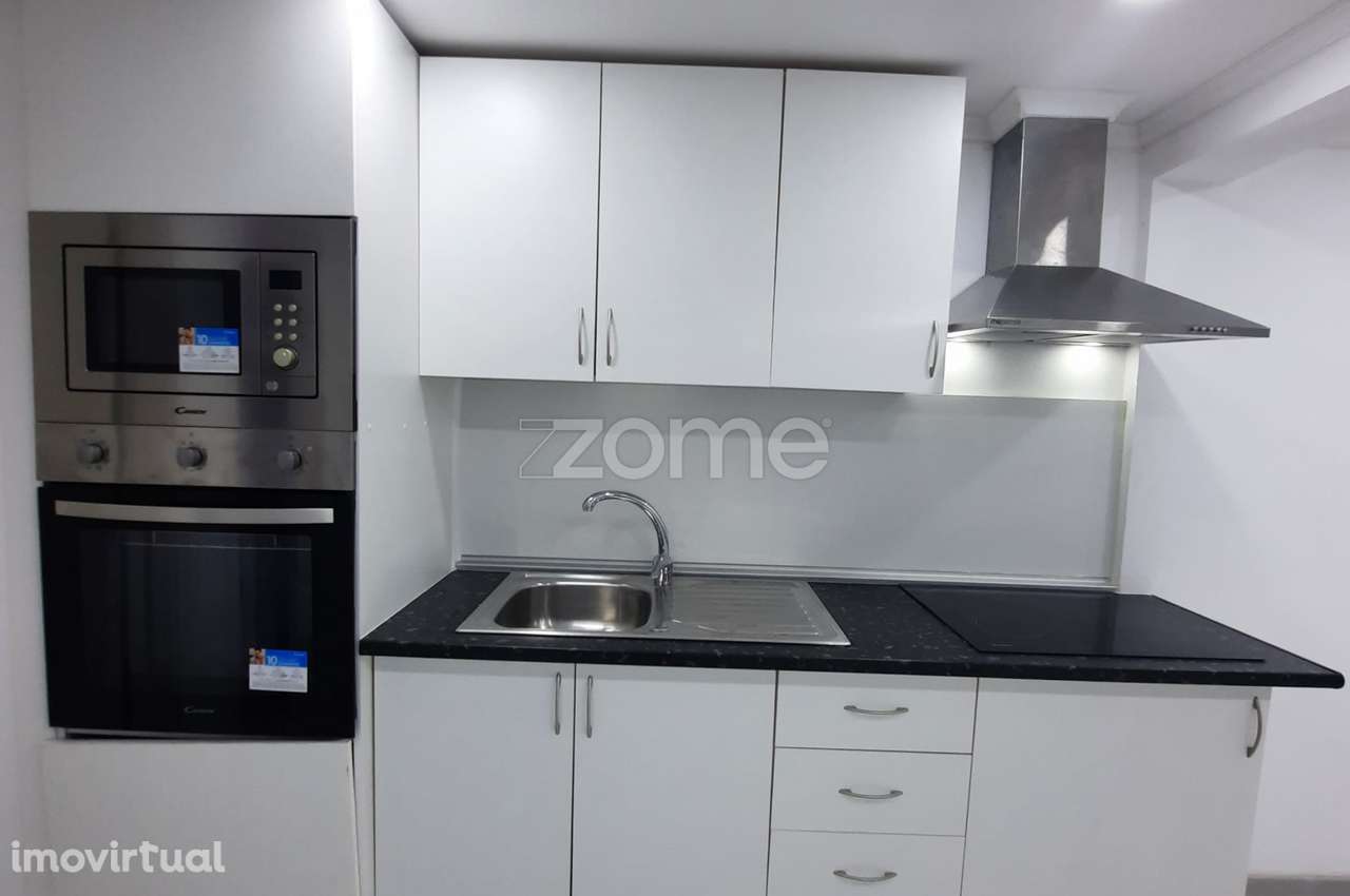 Loja transformado em apartamento T1, com 46 m2, em Vale de Milhaços - Grande imagem: 2/19