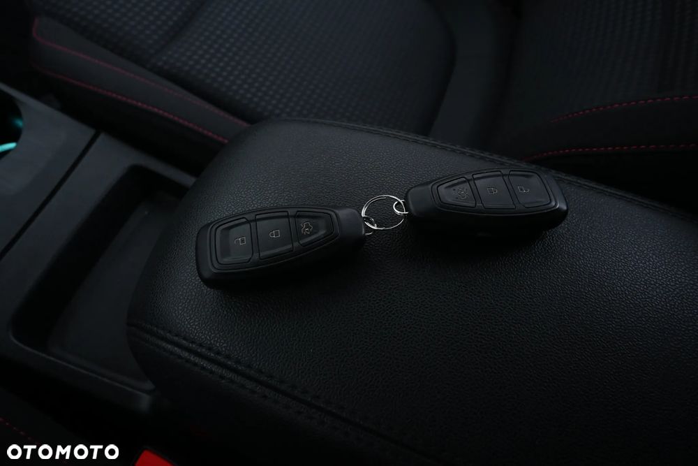 Ford Focus 1.5 EcoBoost ST-Line - 38