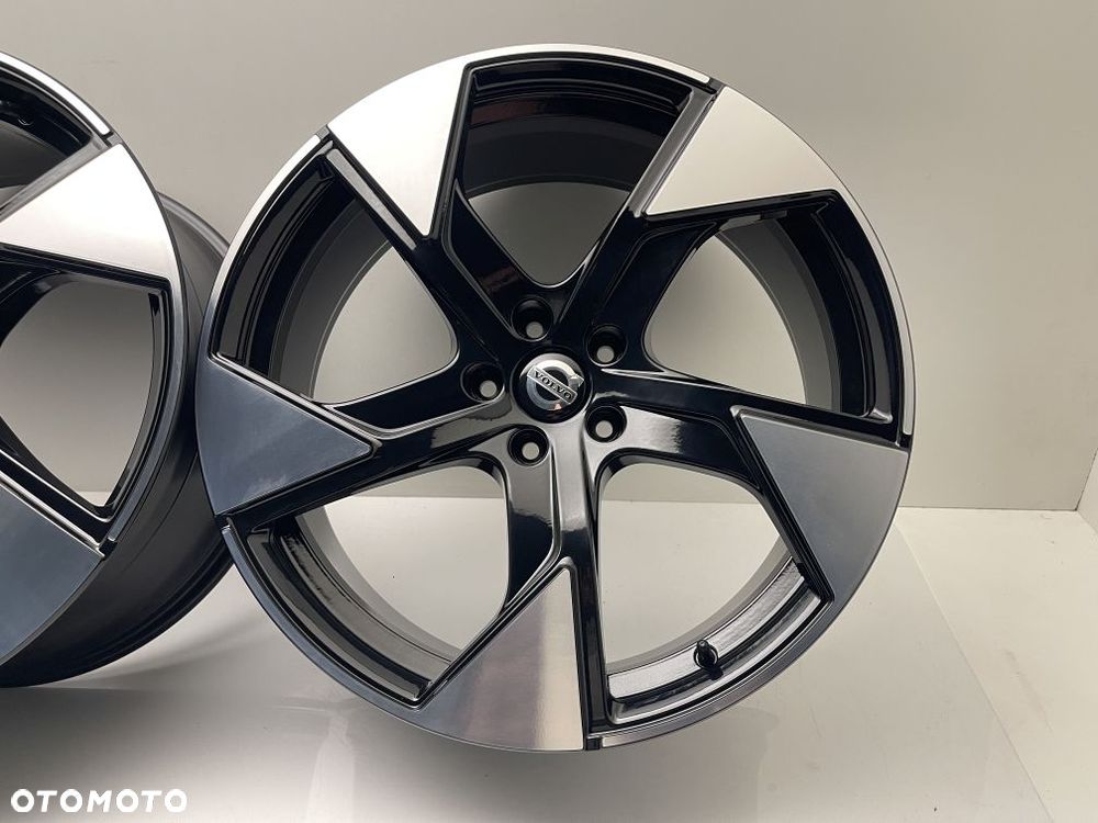 FELGI VOLVO EX90 32134889 / 32134890 22 - 6