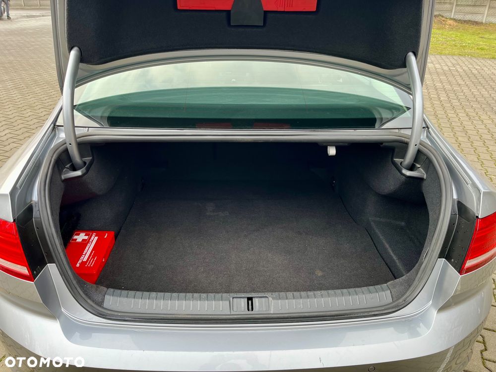 Volkswagen Passat 2.0 TDI BMT Comfortline - 12