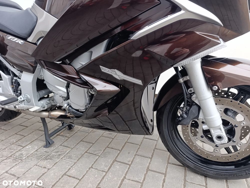 Yamaha FJR - 29