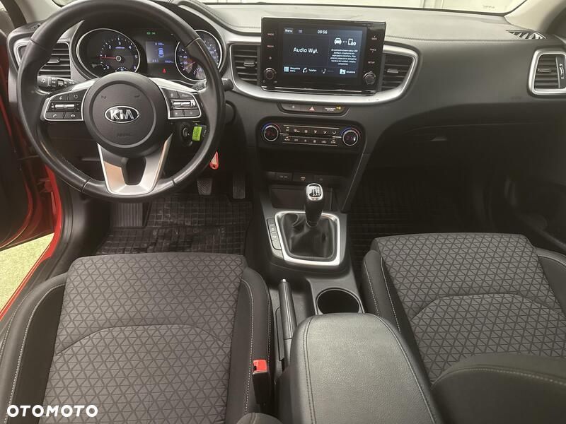 Kia Ceed - 21