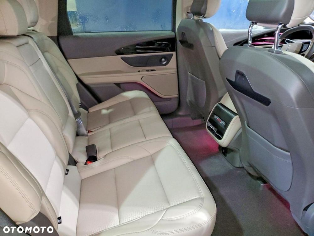 Lincoln Nautilus - 11