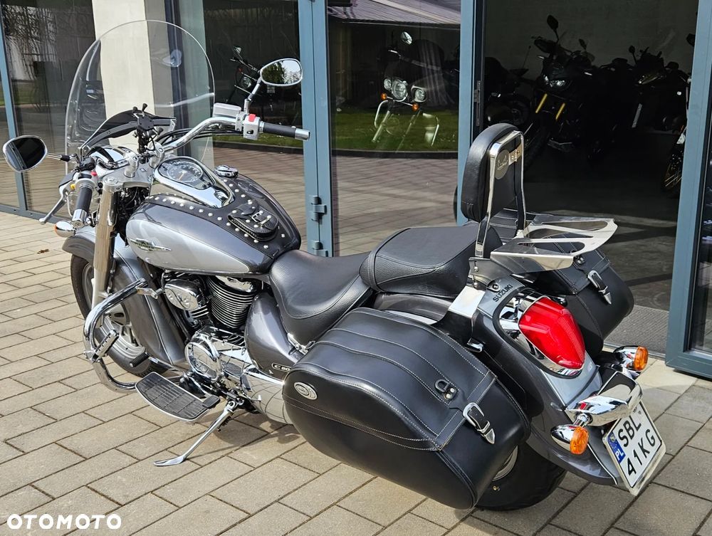 Suzuki Intruder - 10