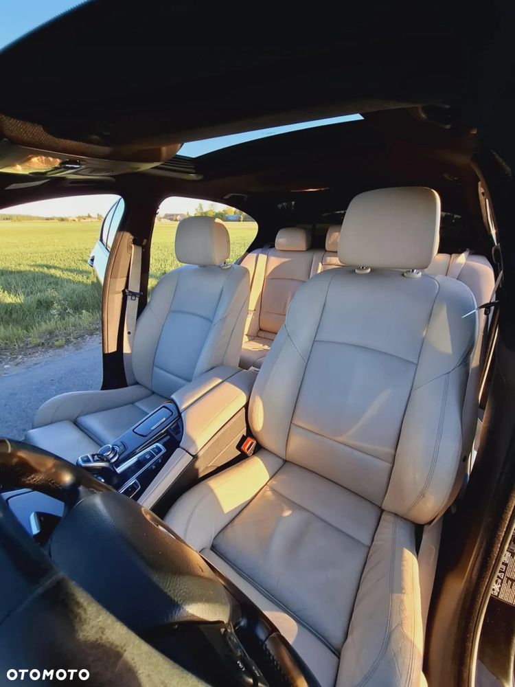 BMW Seria 5 535d xDrive - 12