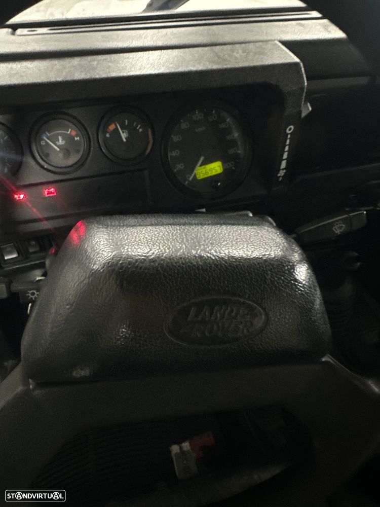 Land Rover Defender 90 2.5 TD5 Metal Top - 8