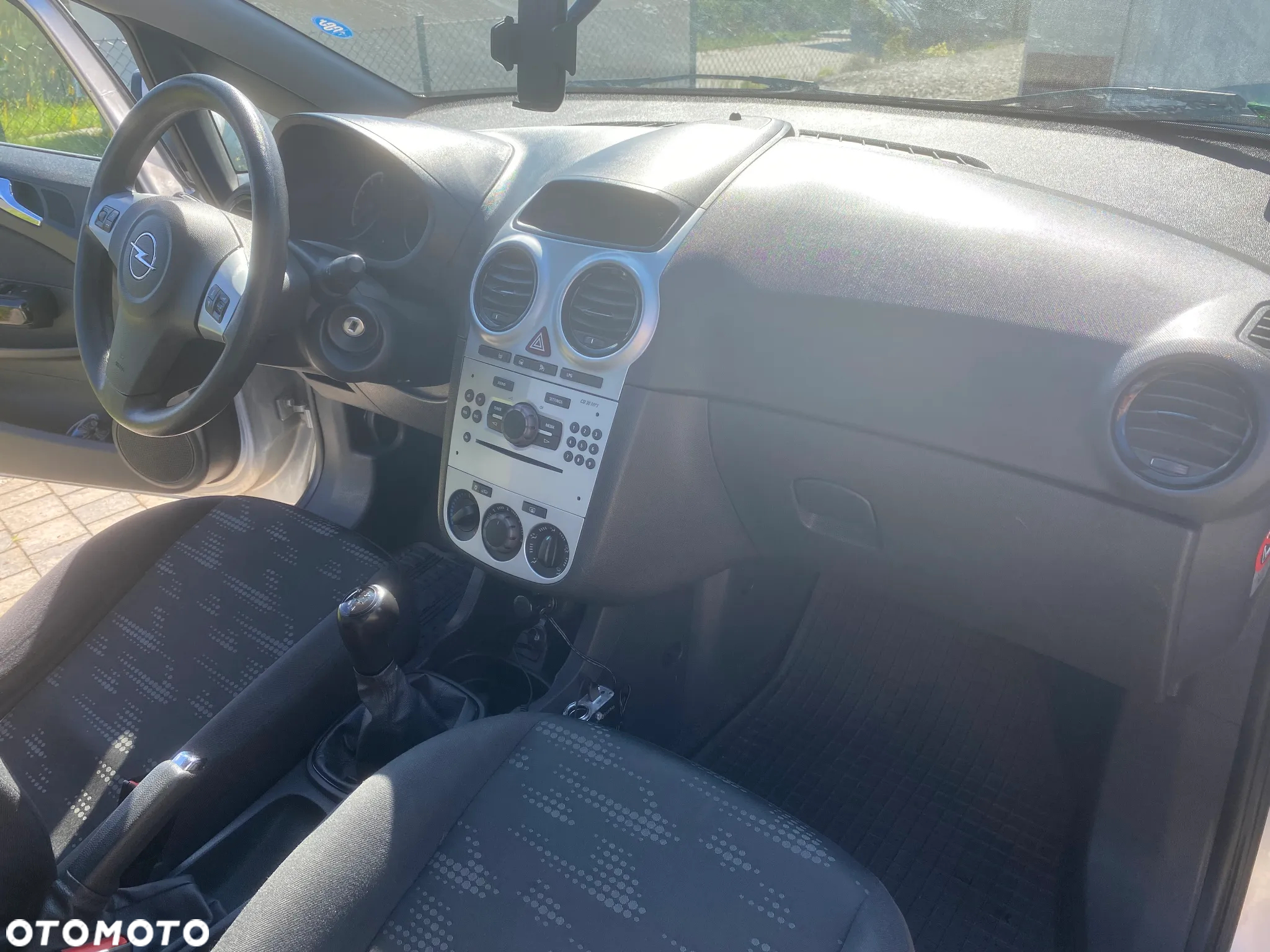 Opel Corsa 1.2 16V Enjoy - 15